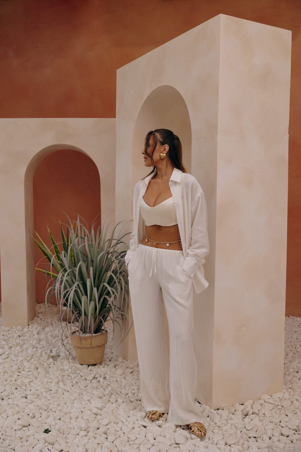 Linen pants with elastic waistband and tone-on-tone embroidery - Image 3