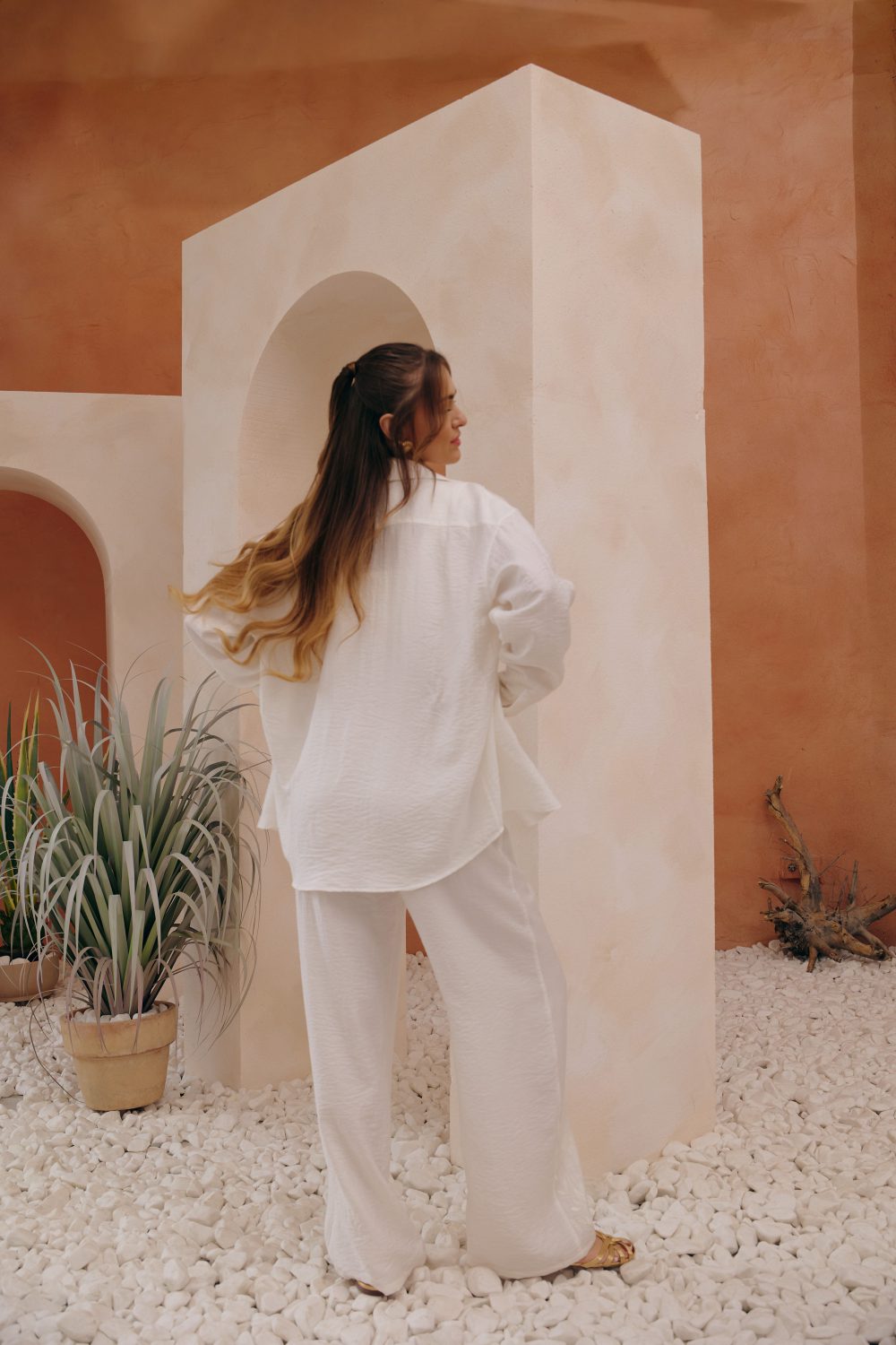 Shirt with tonal embroidery on the sleeve - Image 5