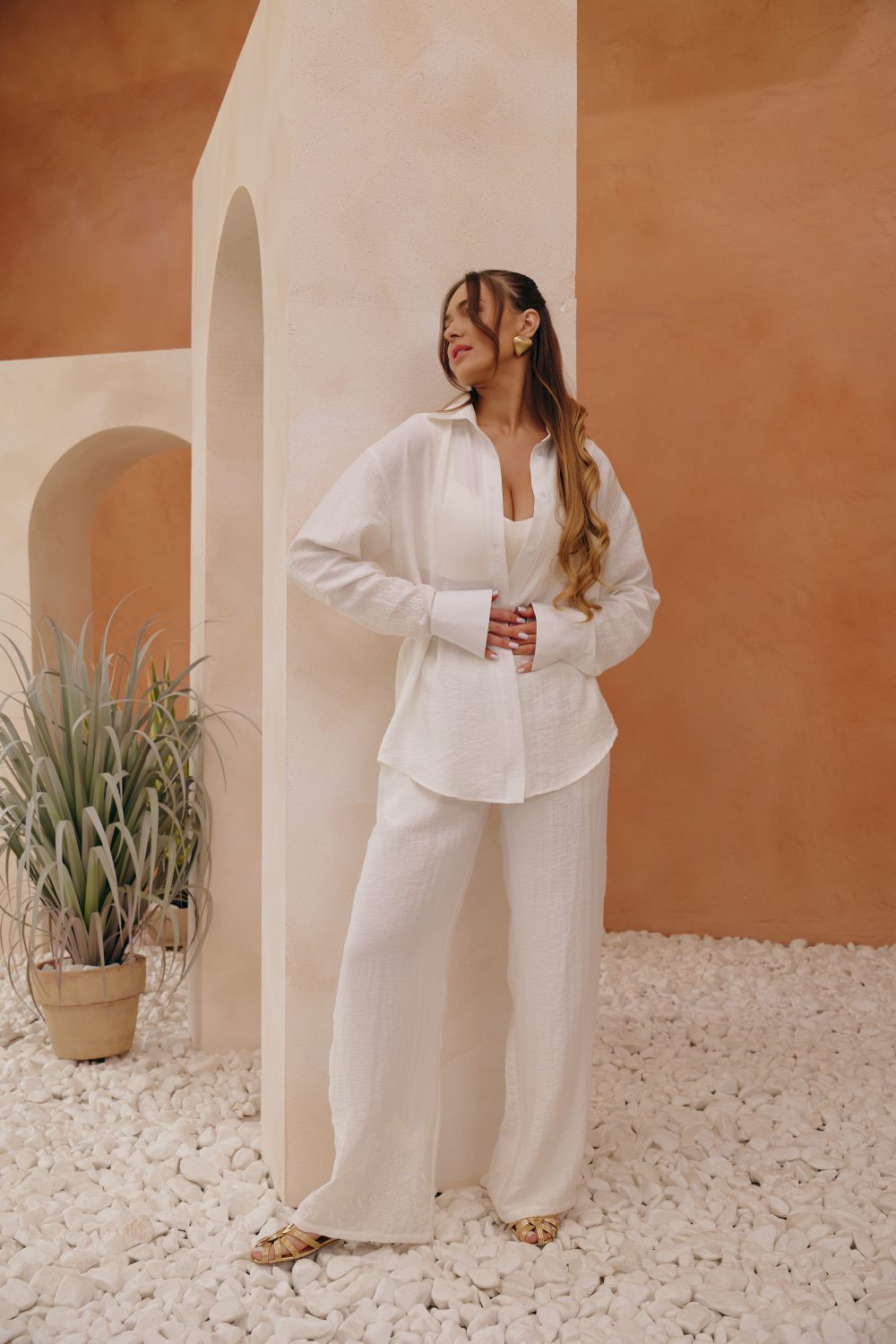 Linen pants with elastic waistband and tone-on-tone embroidery - Image 12