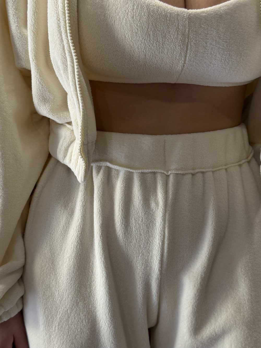 velour pants milky - Image 4