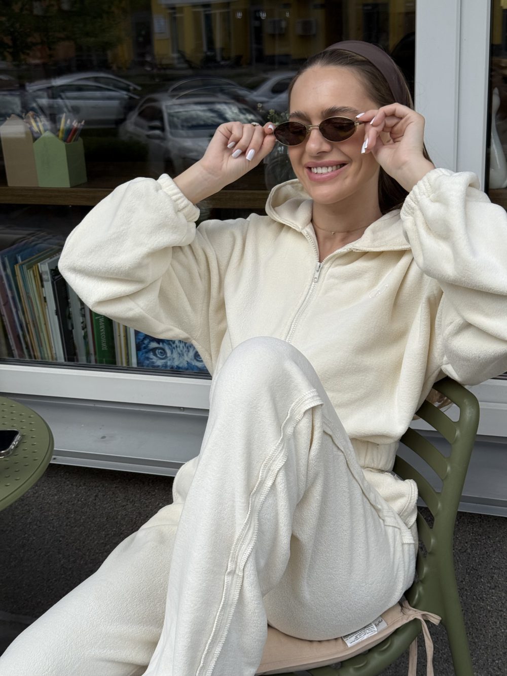 velour oversized jacket milky - Image 4