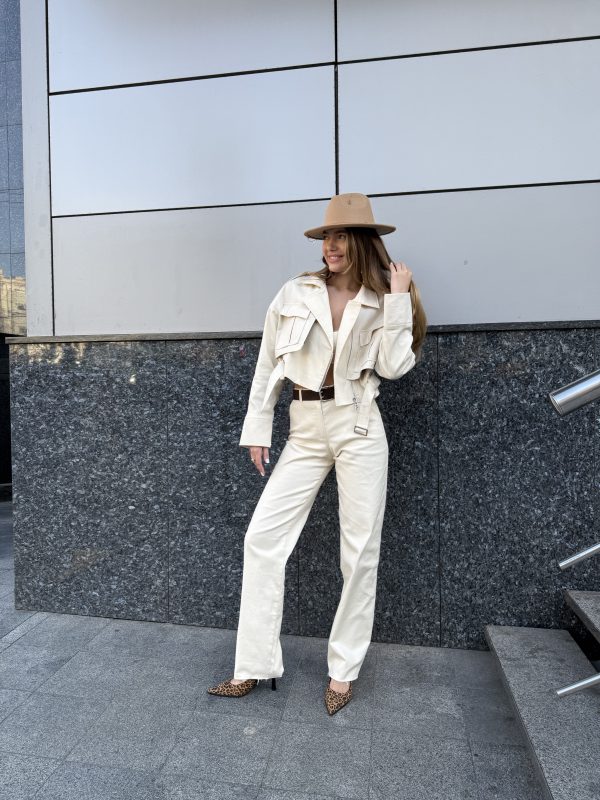 Сopped trench coat