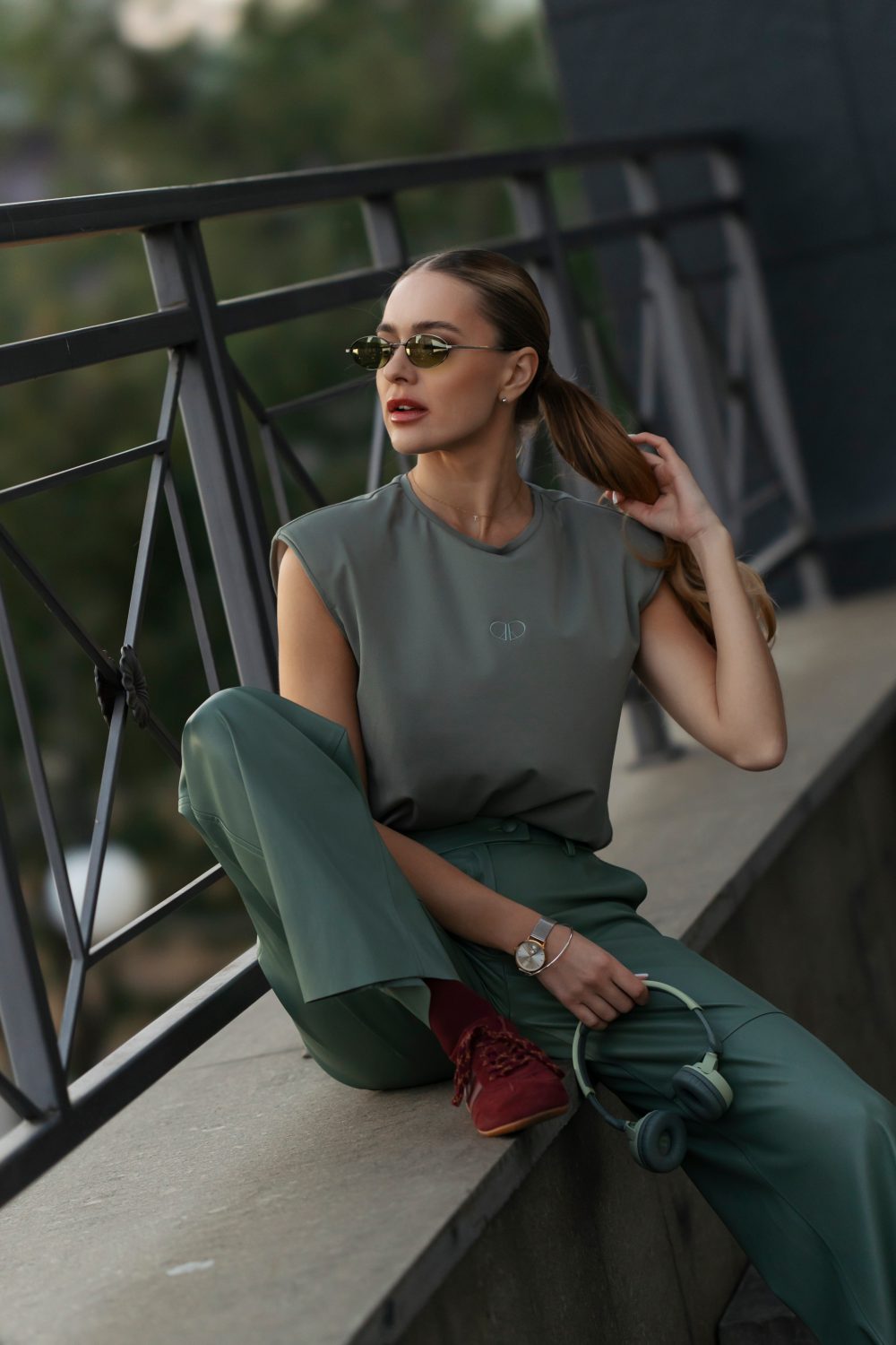 Follow your Art T-shirt with Accent Shoulders