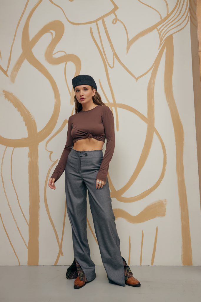 Arti Pants with a check New Era of Me vintage gray