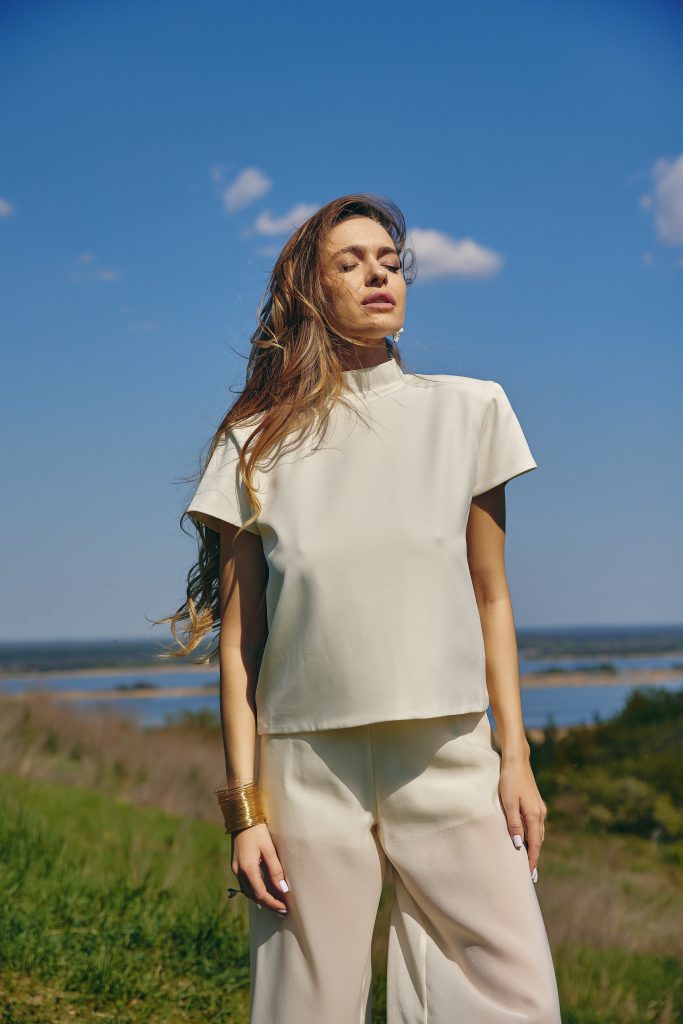 Blouse Free as air