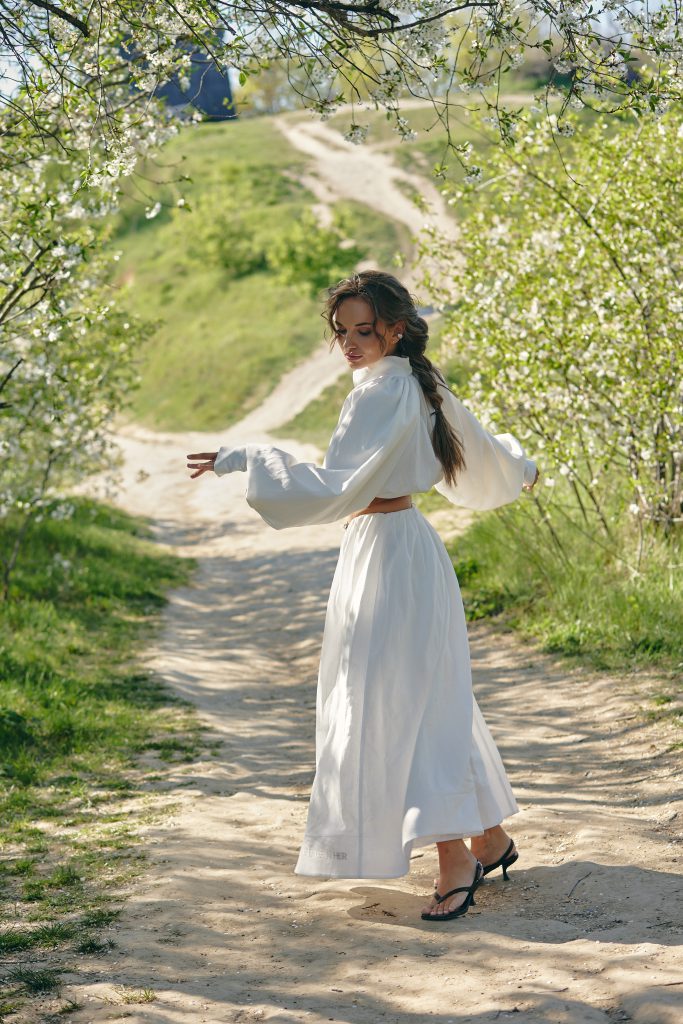 Skirt strong as earth