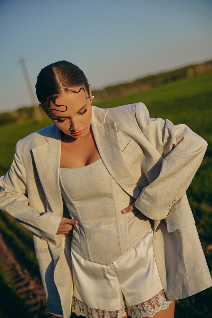 Linen jacket Wild as fire beige